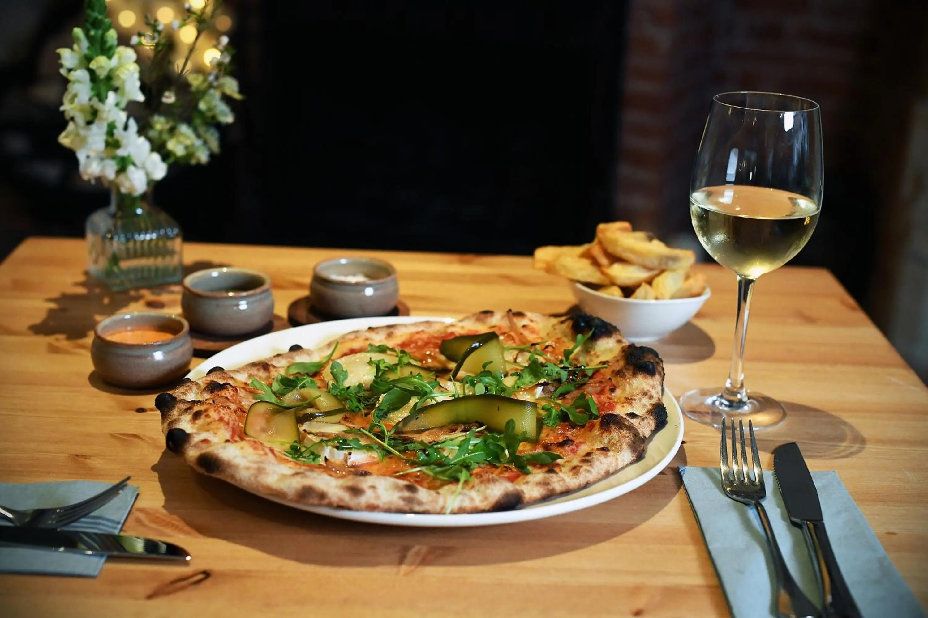 Restaurant/places to eat in The Moonraker Hotel