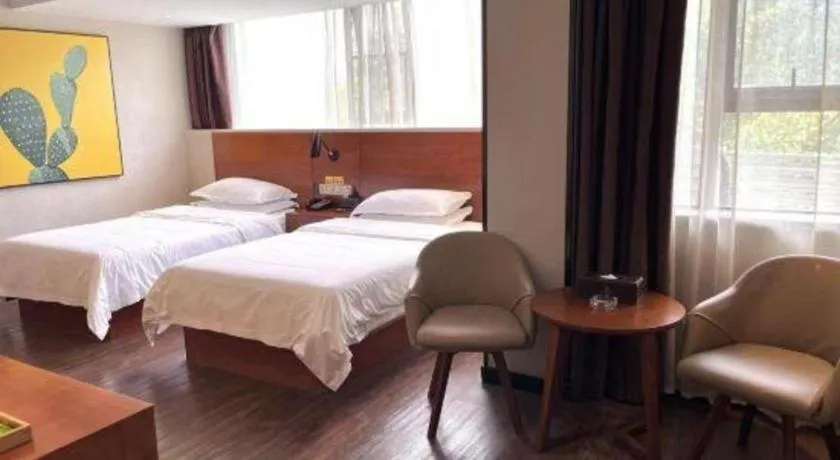 Bed in Immersing Hotel Guilin Two Rivers and Four Lakes Dongxi Alley