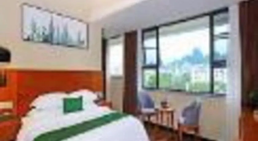 Bed in Immersing Hotel Guilin Two Rivers and Four Lakes Dongxi Alley