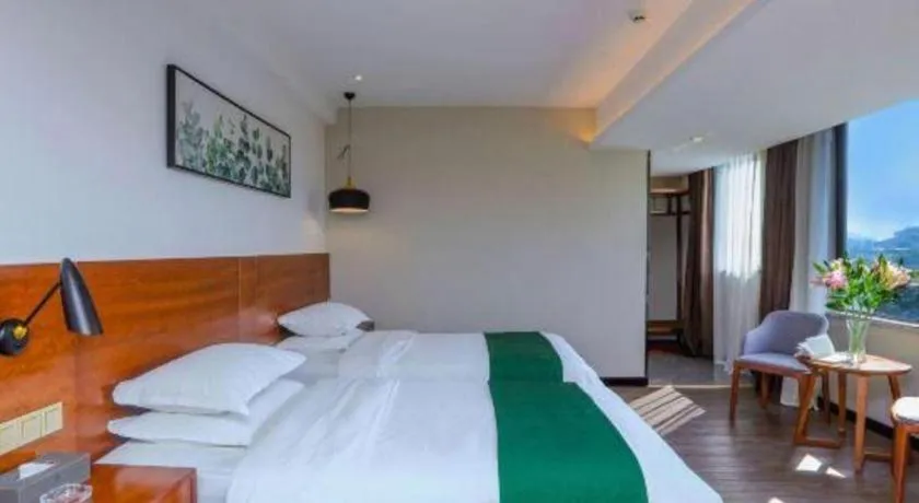 Bed in Immersing Hotel Guilin Two Rivers and Four Lakes Dongxi Alley