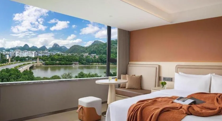 Bed in Immersing Hotel Guilin Two Rivers and Four Lakes Dongxi Alley