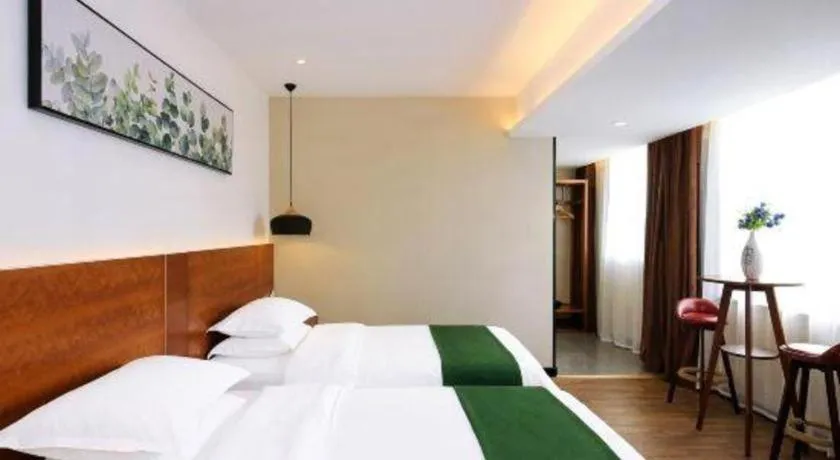 Bed in Immersing Hotel Guilin Two Rivers and Four Lakes Dongxi Alley