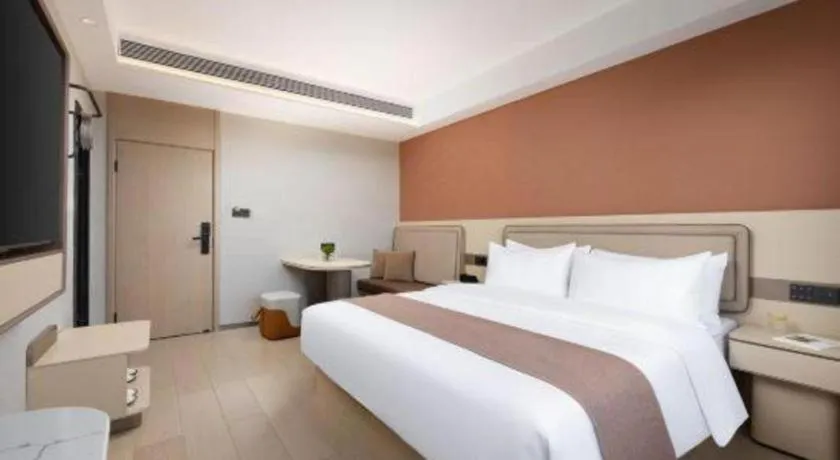 Bed in Immersing Hotel Guilin Two Rivers and Four Lakes Dongxi Alley