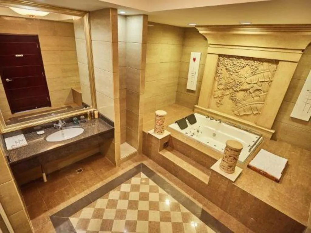 Borrman Hotel Guangzhou Changlong Shiqiao Metro Station