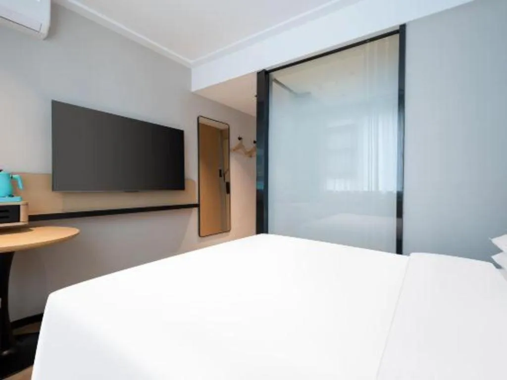 Bed in City Comfort Inn Wuhan Children's Hospital Xianggang Road Metro Station