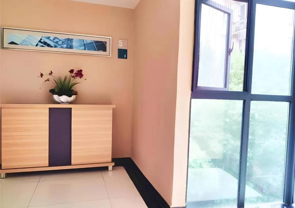 City Comfort Inn Wuhan Children's Hospital Xianggang Road Metro Station