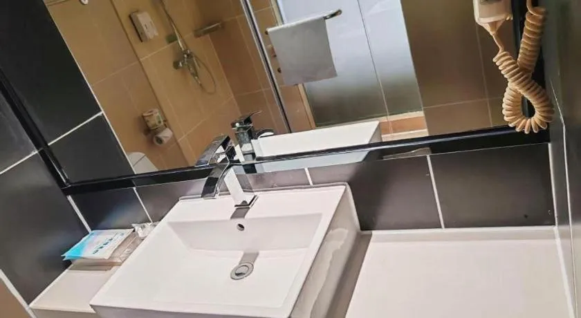 JTOUR Inn Maoming Gaozhou Guabangling Park