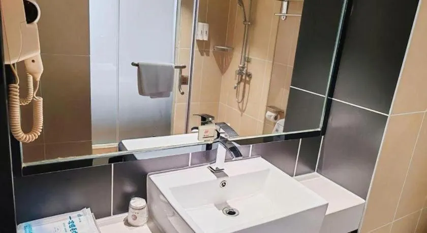 JTOUR Inn Maoming Gaozhou Guabangling Park