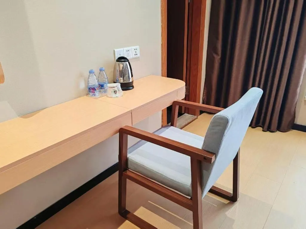 JTOUR Inn Maoming Gaozhou Guabangling Park