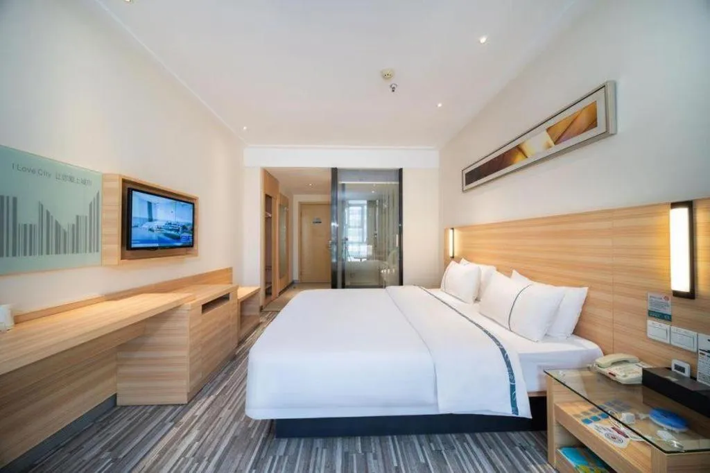 Bed in City Comfort Inn Wuhan East Lake Scenic Area Happy Valley