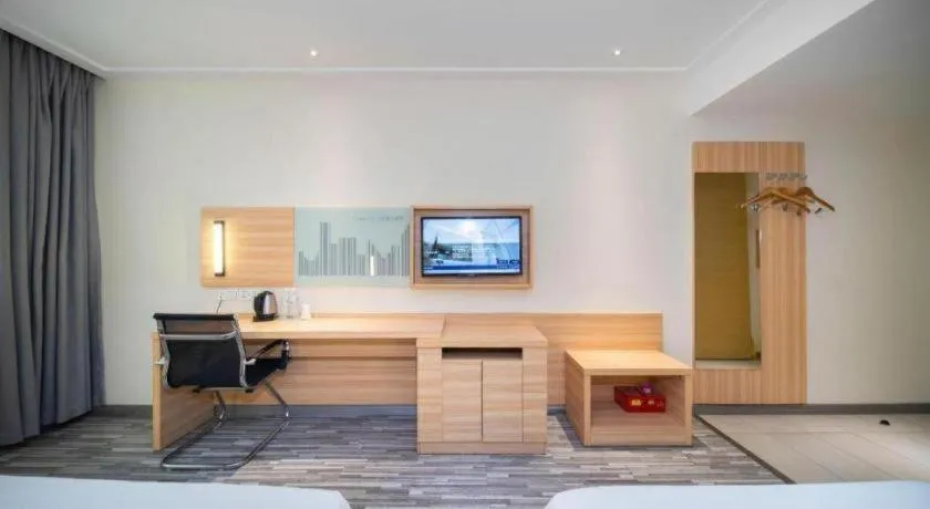 Bed in City Comfort Inn Wuhan East Lake Scenic Area Happy Valley