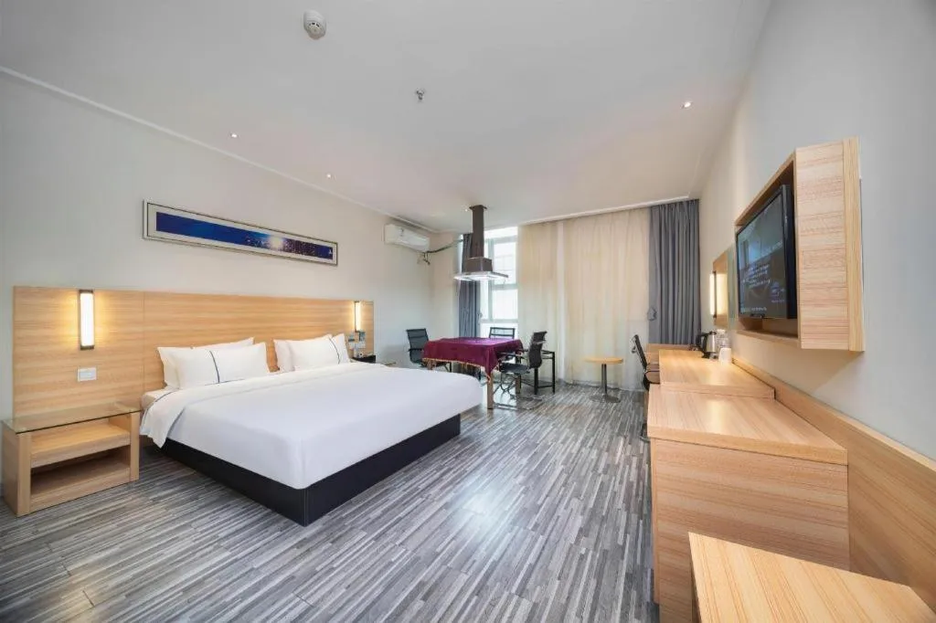 Bed in City Comfort Inn Wuhan East Lake Scenic Area Happy Valley