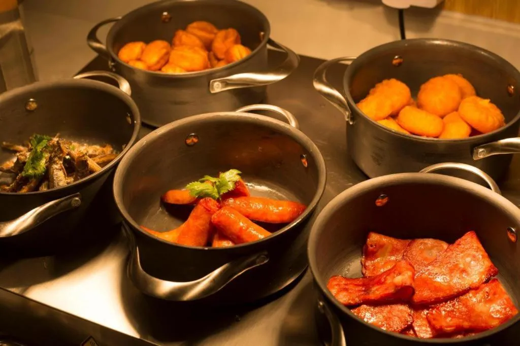 Borrman Hotel Fangchenggang High-speed Railway North Station Crystal International