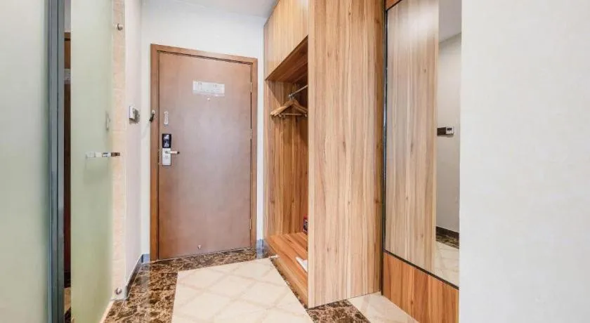 Borrman Hotel Fangchenggang High-speed Railway North Station Crystal International