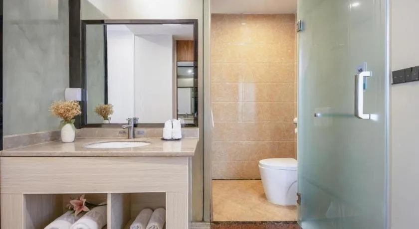 Borrman Hotel Fangchenggang High-speed Railway North Station Crystal International