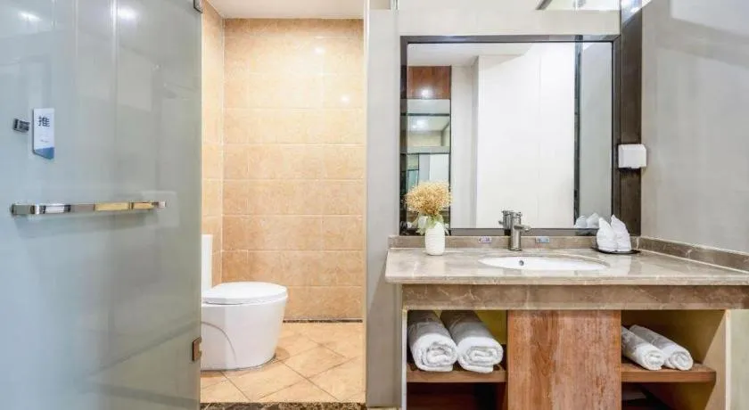 Borrman Hotel Fangchenggang High-speed Railway North Station Crystal International