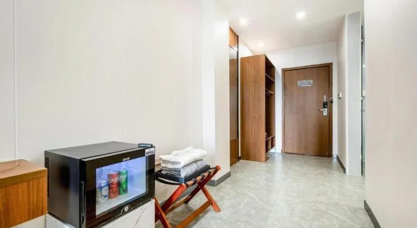 Borrman Hotel Fangchenggang High-speed Railway North Station Crystal International