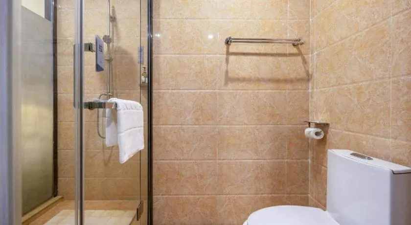 Borrman Hotel Fangchenggang High-speed Railway North Station Crystal International