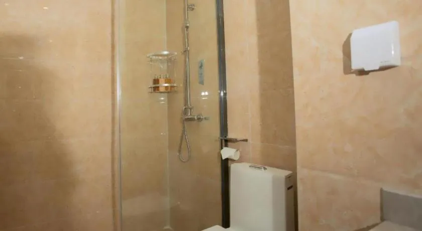 Borrman Hotel Fangchenggang High-speed Railway North Station Crystal International