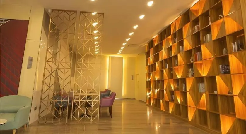 Borrman Hotel Fangchenggang High-speed Railway North Station Crystal International