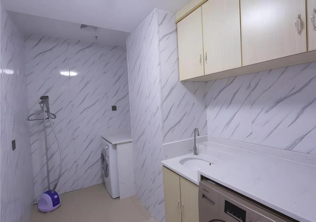 Borrman Hotel Fangchenggang High-speed Railway North Station Crystal International