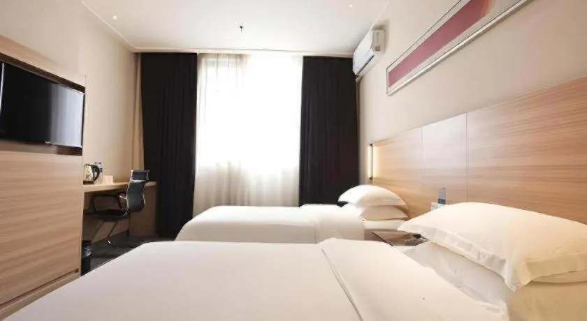 Bed in City Comfort Inn Wuhan Jiqing Street Dazhi Road Metro Station