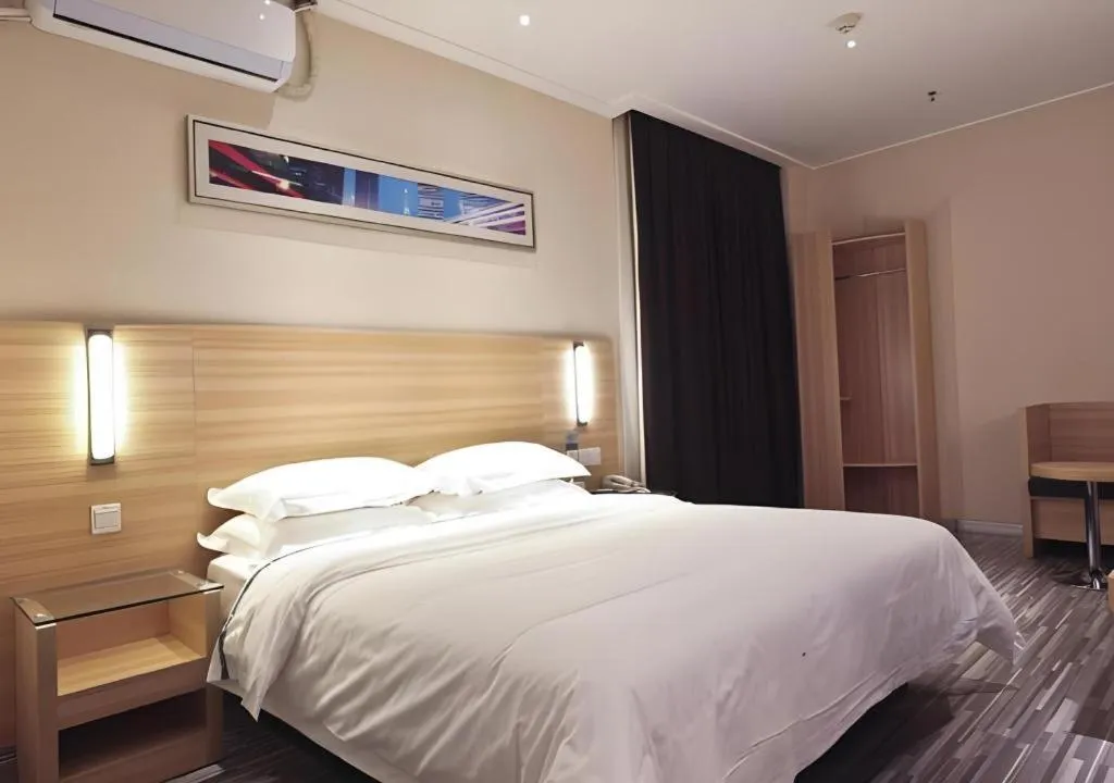 Bed in City Comfort Inn Wuhan Jiqing Street Dazhi Road Metro Station