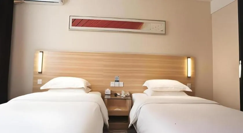 Bed in City Comfort Inn Wuhan Jiqing Street Dazhi Road Metro Station