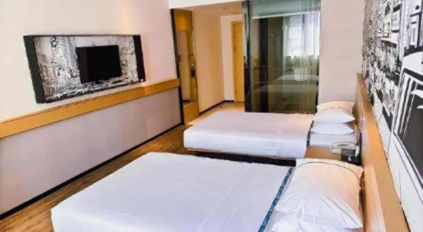 Bed in City Comfort Inn Wuhan Jiqing Street Dazhi Road Metro Station