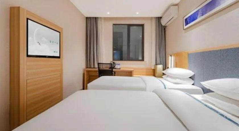 Bed in City Comfort Inn Shanghai International Automobile City Tongji University