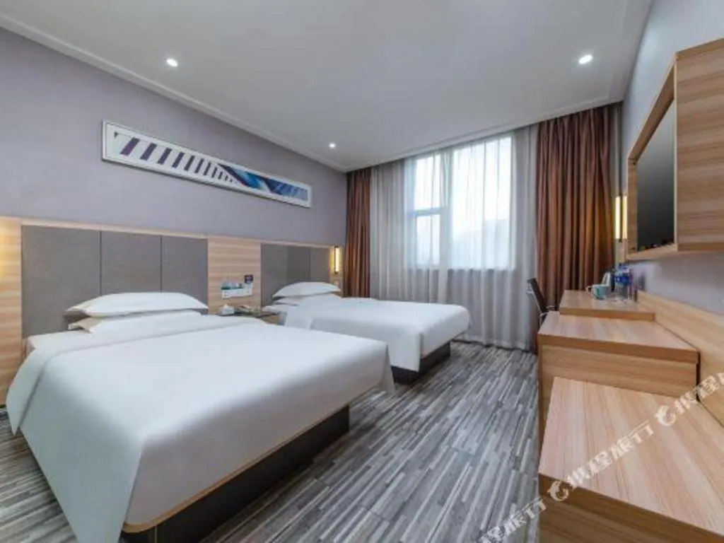 Bed in City Comfort Inn Shanghai International Automobile City Tongji University