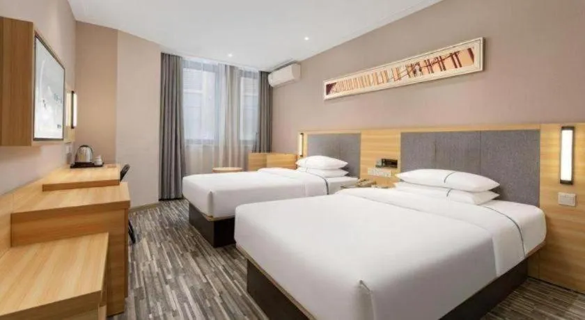 Bed in City Comfort Inn Shanghai International Automobile City Tongji University