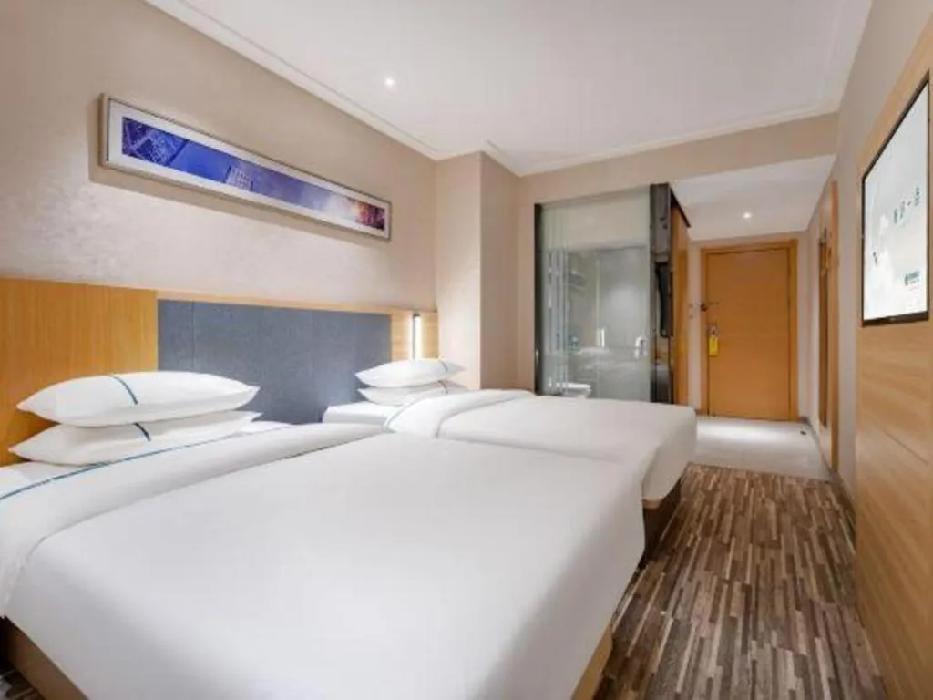 Bed in City Comfort Inn Shanghai International Automobile City Tongji University