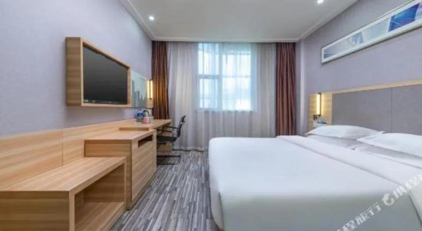 Bed in City Comfort Inn Shanghai International Automobile City Tongji University