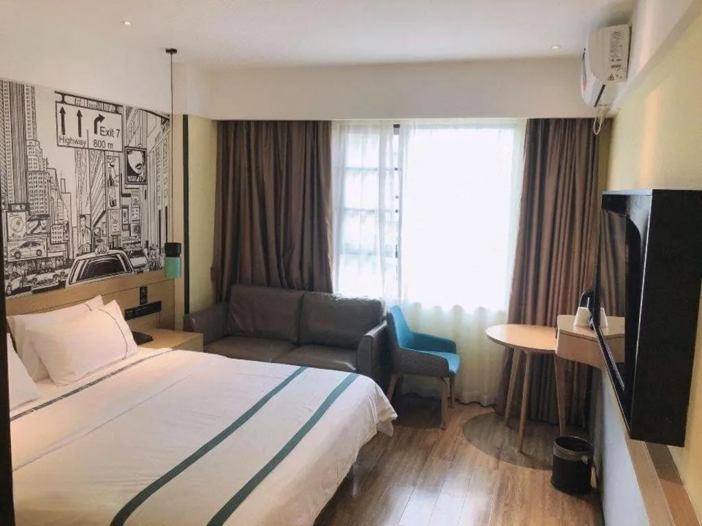 Bed in City Comfort Inn Shenzhen Exhibition Center North Huaqiang Metro Station