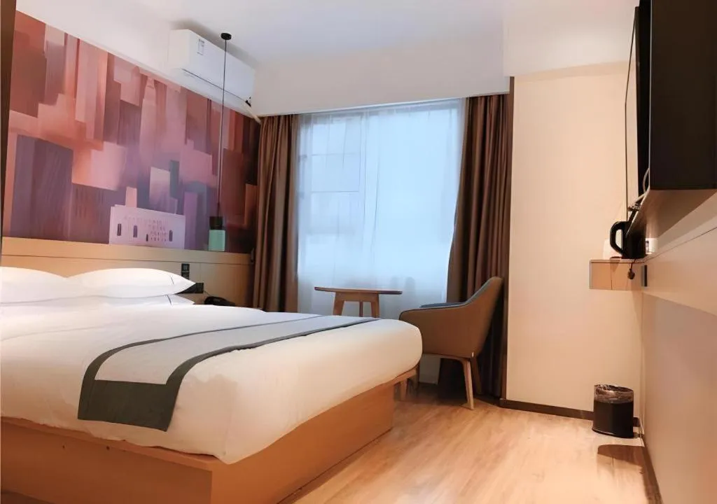 Bed in City Comfort Inn Shenzhen Exhibition Center North Huaqiang Metro Station