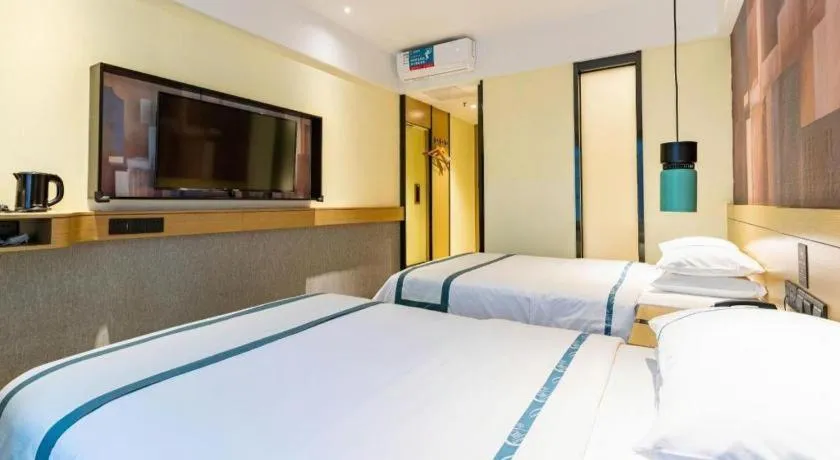 Bed in City Comfort Inn Shenzhen Exhibition Center North Huaqiang Metro Station