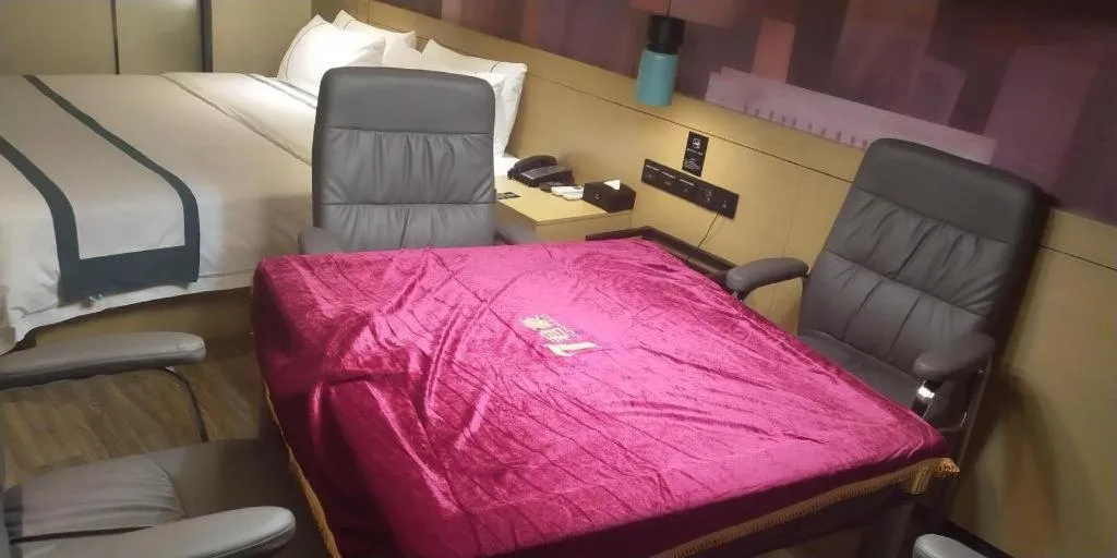 Bed in City Comfort Inn Shenzhen Exhibition Center North Huaqiang Metro Station