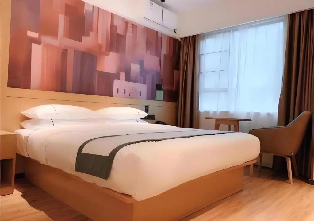 Bed in City Comfort Inn Shenzhen Exhibition Center North Huaqiang Metro Station