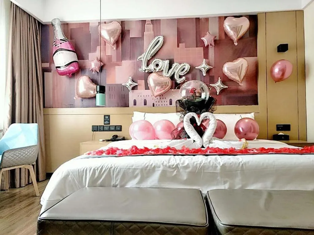 Bed in City Comfort Inn Shenzhen Exhibition Center North Huaqiang Metro Station