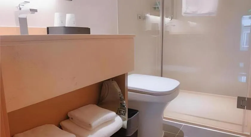 City Comfort Inn Shenzhen Exhibition Center North Huaqiang Metro Station