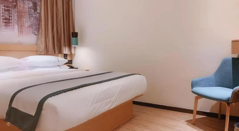 Bed in City Comfort Inn Shenzhen Exhibition Center North Huaqiang Metro Station