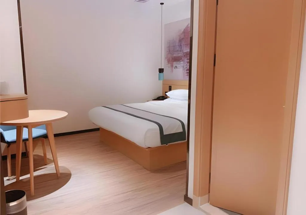 Bed in City Comfort Inn Shenzhen Exhibition Center North Huaqiang Metro Station