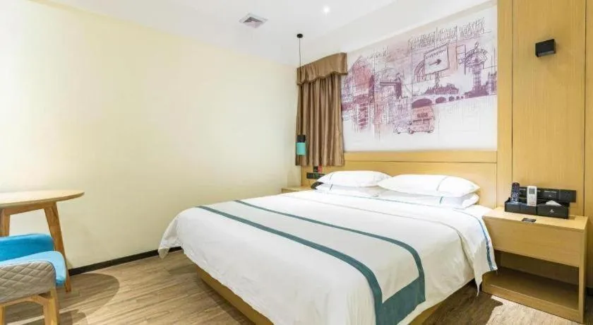 Bed in City Comfort Inn Shenzhen Exhibition Center North Huaqiang Metro Station