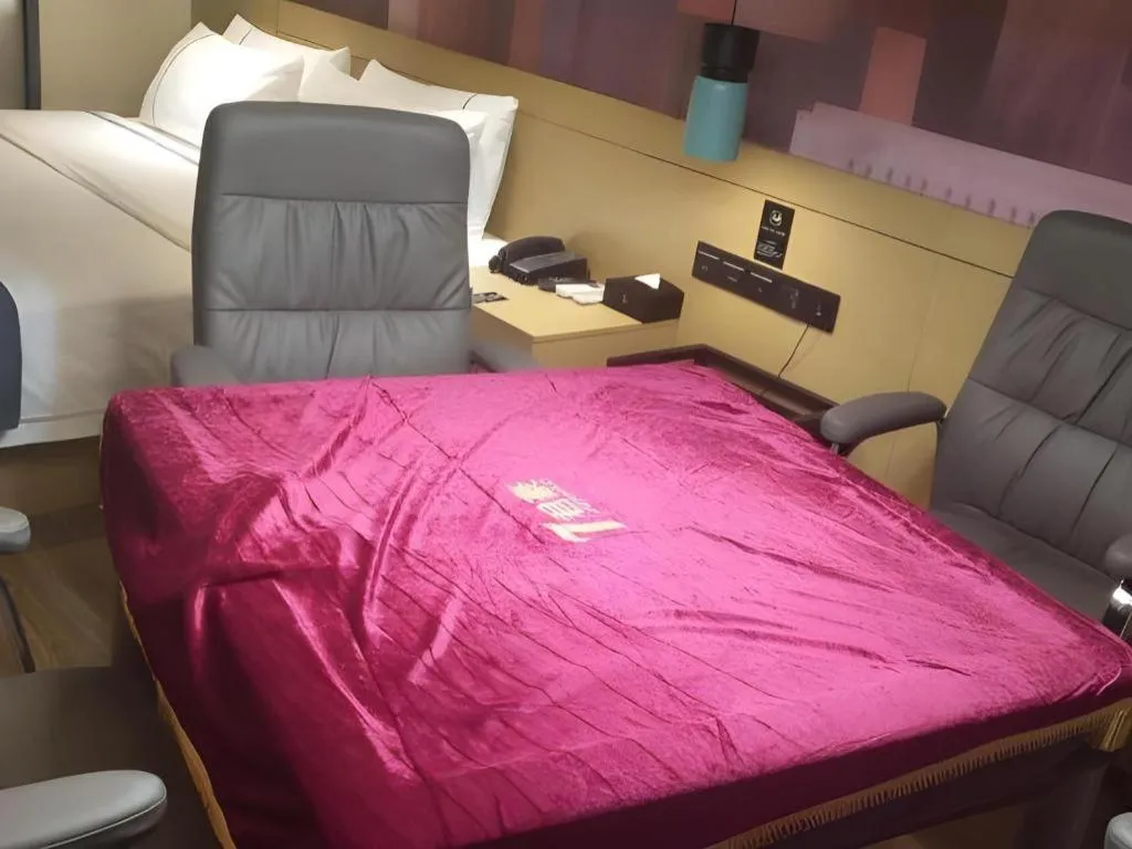 Bed in City Comfort Inn Shenzhen Exhibition Center North Huaqiang Metro Station