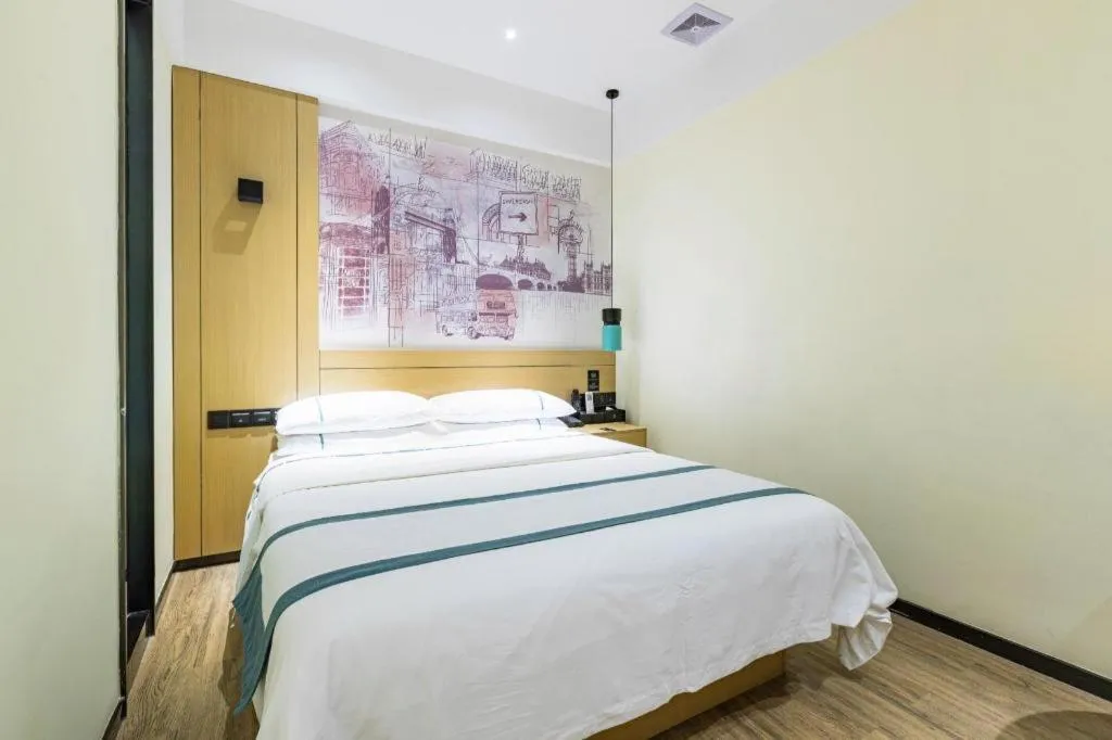 Bed in City Comfort Inn Shenzhen Exhibition Center North Huaqiang Metro Station