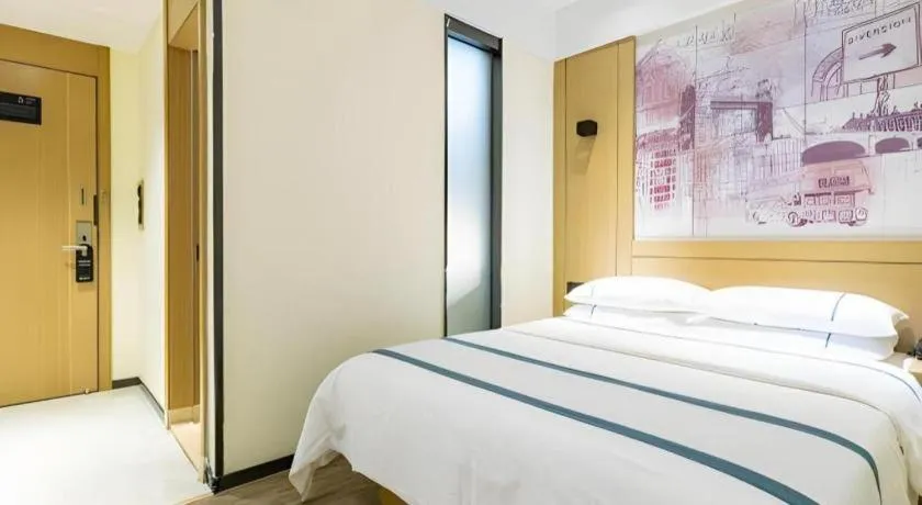 Bed in City Comfort Inn Shenzhen Exhibition Center North Huaqiang Metro Station