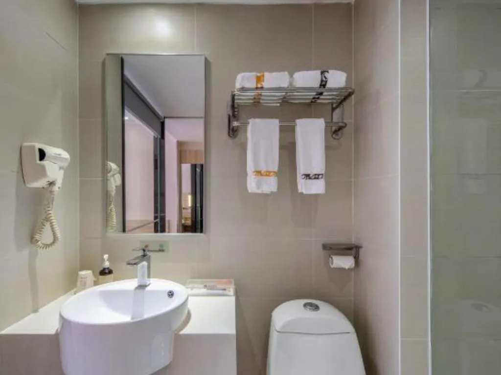 JTOUR Inn Yizhou Hechi College Pedestrian Street