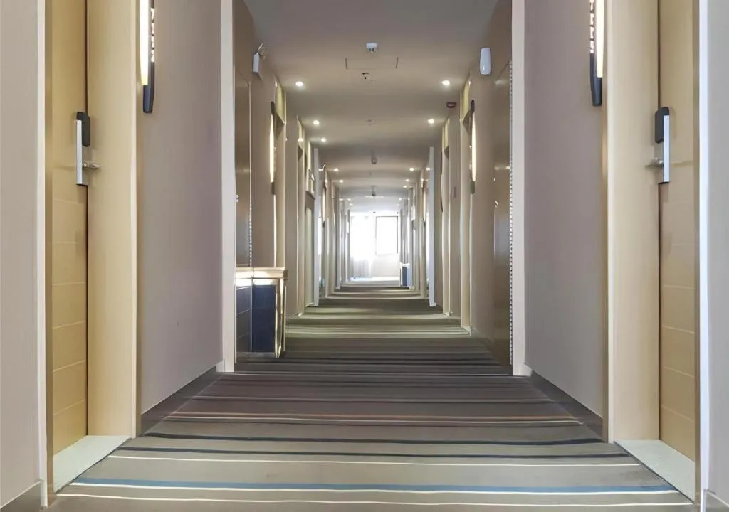 JTOUR Inn Yizhou Hechi College Pedestrian Street