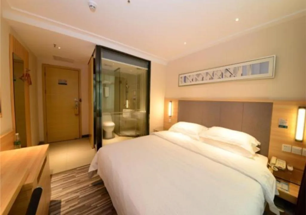 Bed in City Comfort Inn Shenzhen International Exhibition Center Tangwei Metro Station